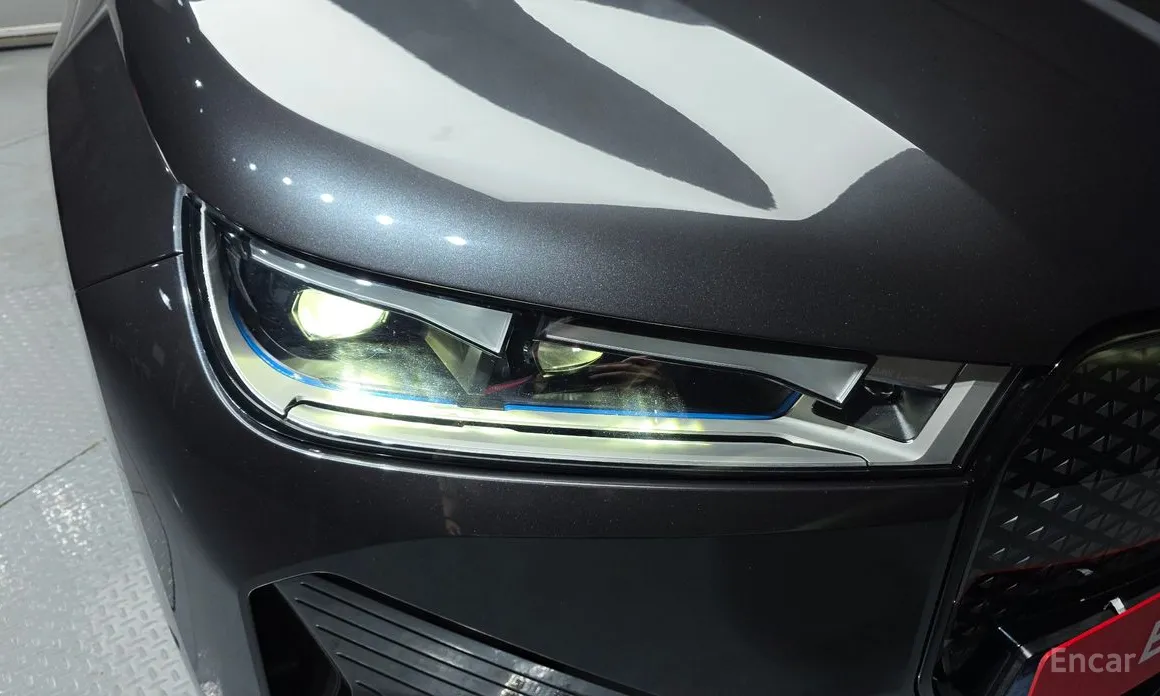 Photo 22 - BMW iX
