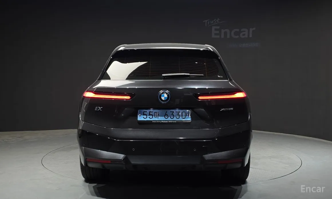Photo 4 - BMW iX