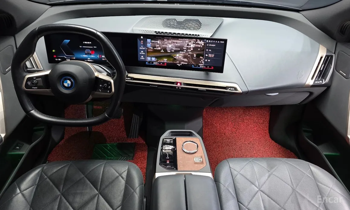 Photo 7 - BMW iX