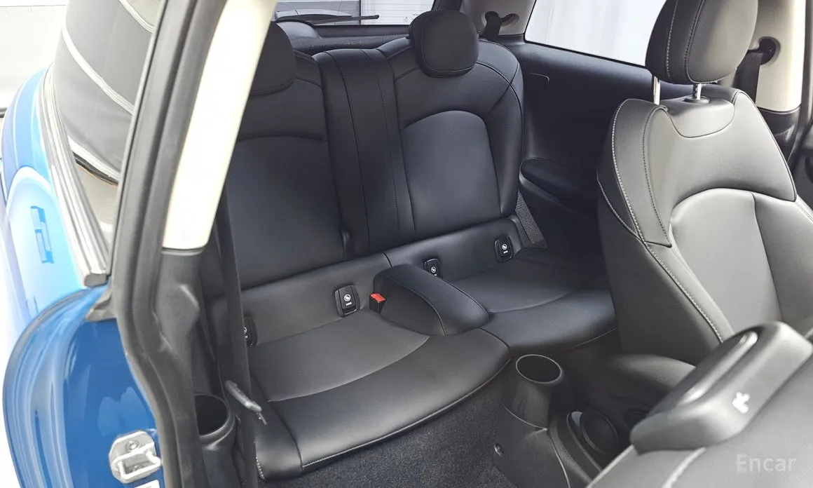 Mini Cooper 2001 Classic Plus Launch Pack