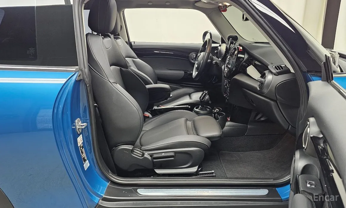 Mini Cooper 2001 Classic Plus Launch Pack
