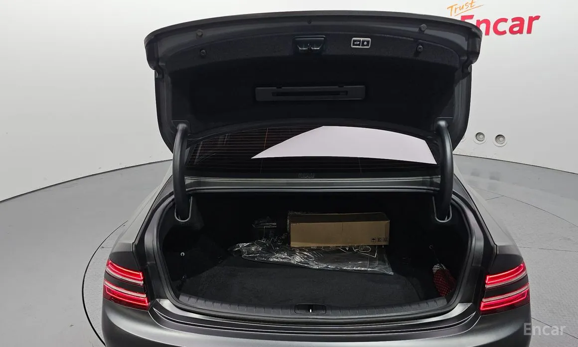 Фото 20 - Genesis G80