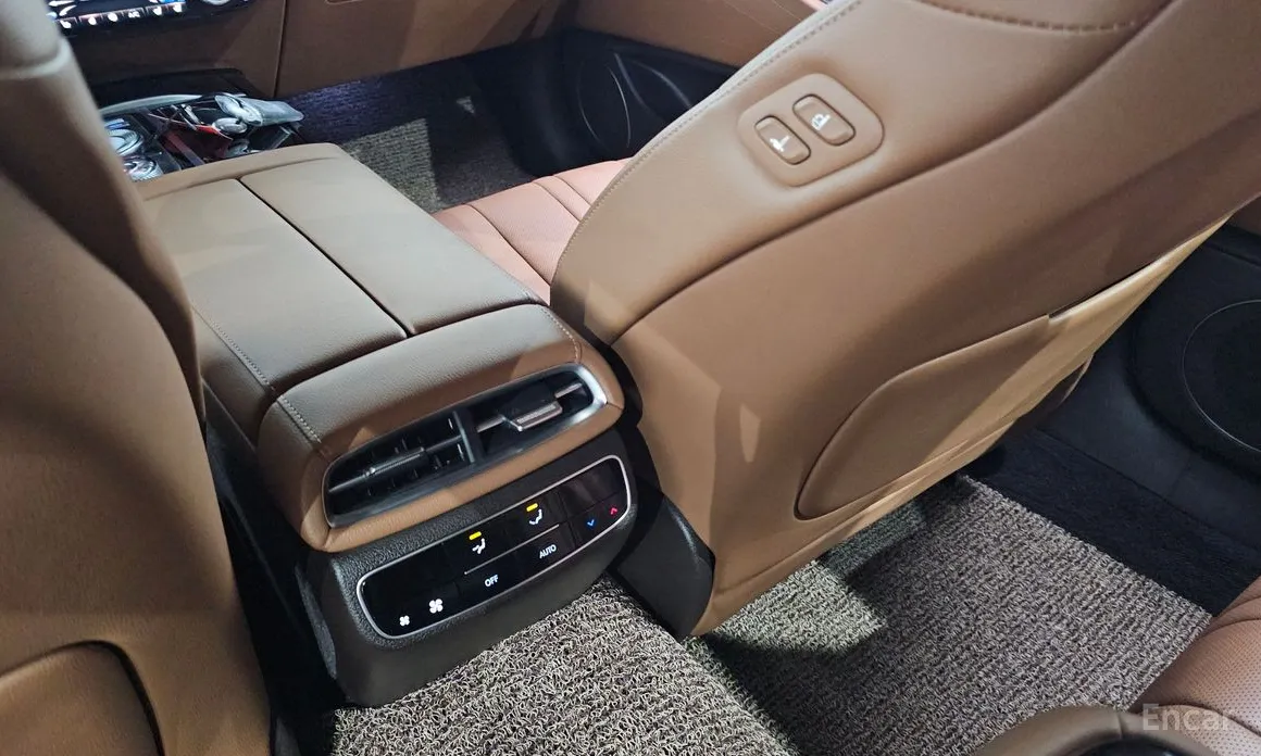 Фото 30 - Genesis G80