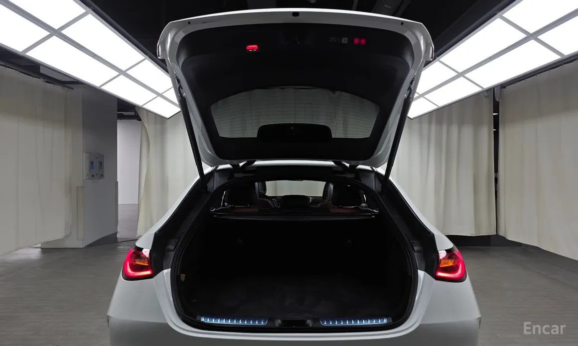 Mercedes-Benz GLC-Class 2023 GLC300 4MATIC Coupe