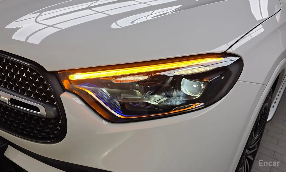 Mercedes-Benz GLC-Class 2023 GLC300 4MATIC Coupe