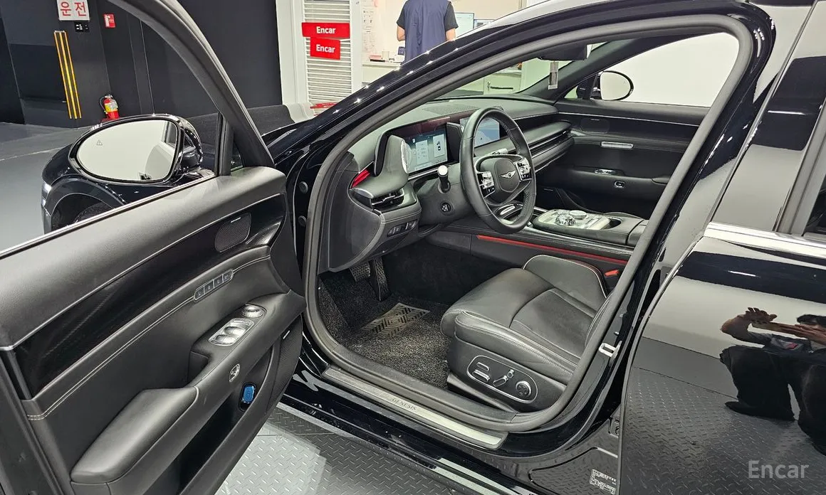 Фото 10 - Genesis G90