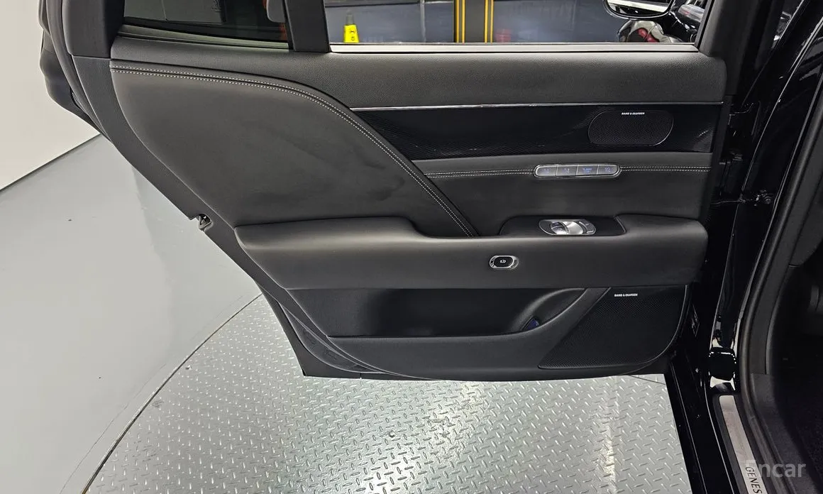Фото 25 - Genesis G90