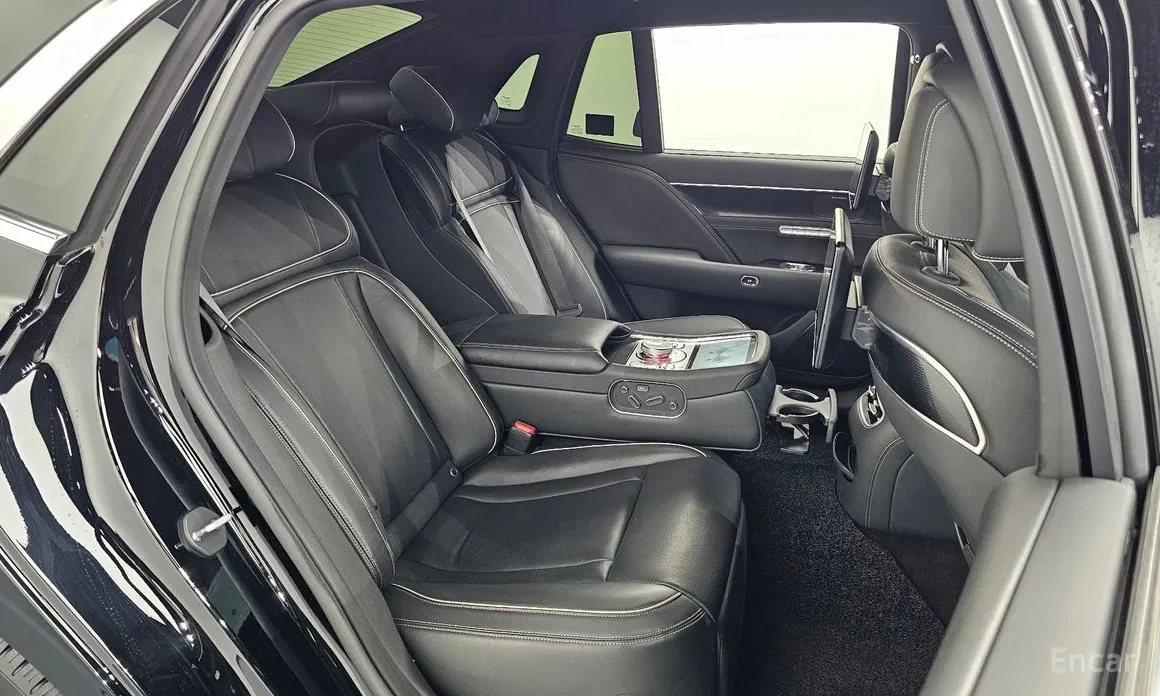 Фото 26 - Genesis G90