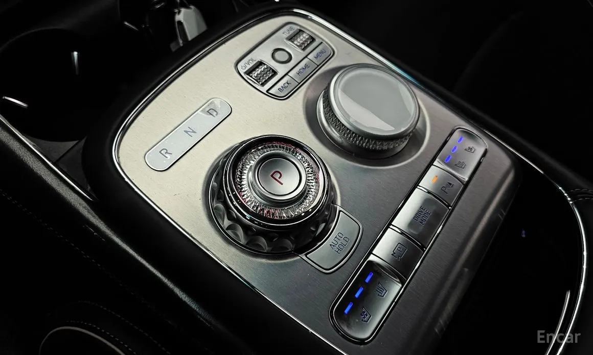 Фото 9 - Genesis G90