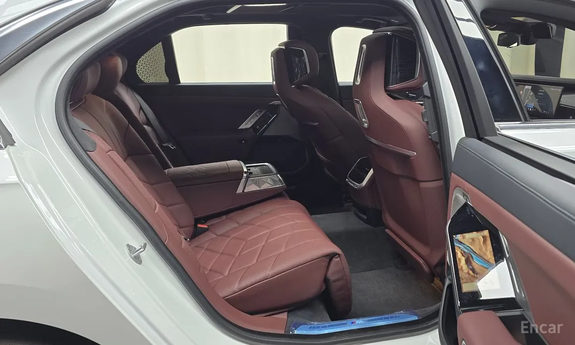 BMW 7 Series 2022 740i xDrive M Sport