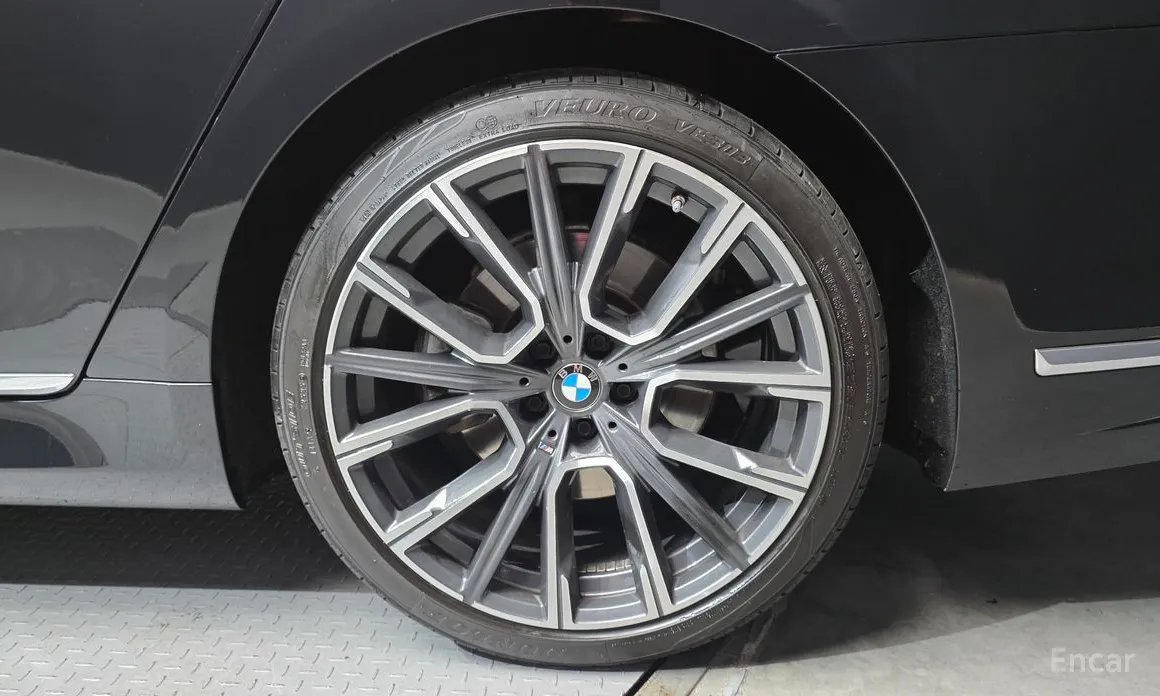 BMW 7 Series 2015 740Li xDrive M Sport Package