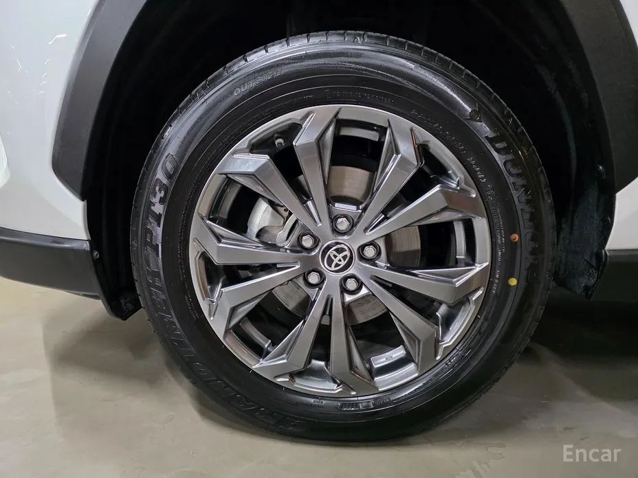 Фото 5 - Toyota RAV4