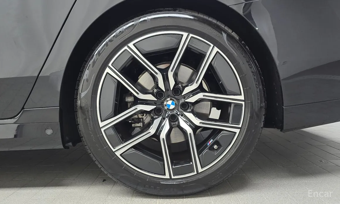 BMW 7 Series 2022 740d xDrive M Sport