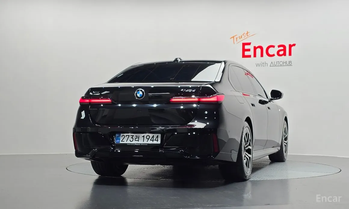 BMW 7 Series 2022 740d xDrive M Sport