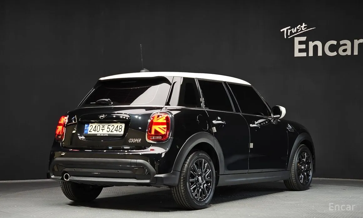 Фото 2 - Mini Cooper