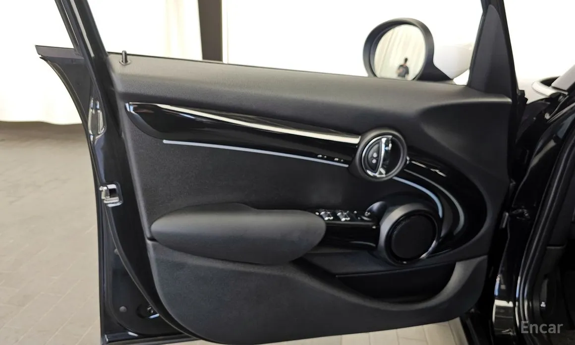 Фото 24 - Mini Cooper