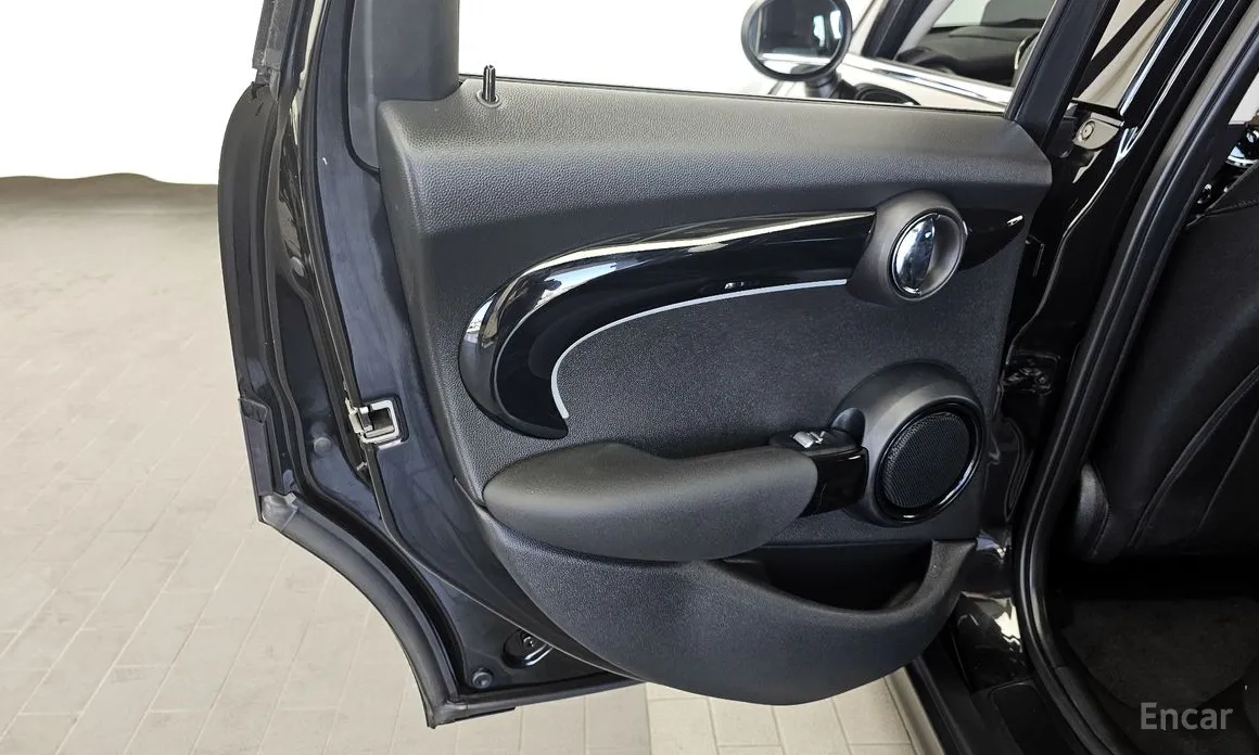 Фото 25 - Mini Cooper