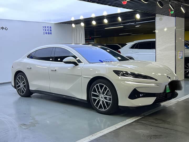 2024 Denza Z9