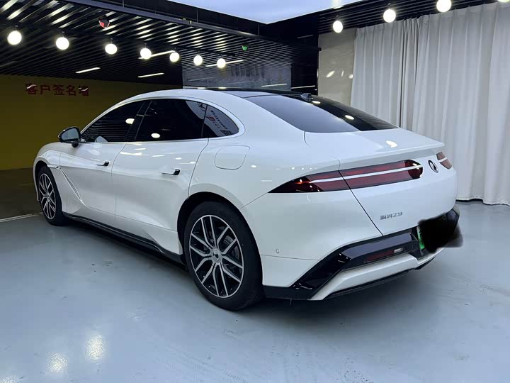 2024 Denza Z9