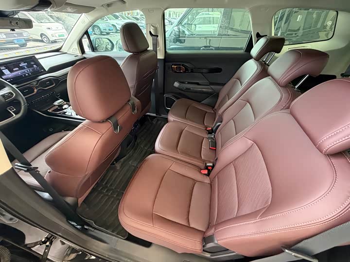 Geely Okavango 2022 2022款 1.8TD DCT黑金限定版 7座