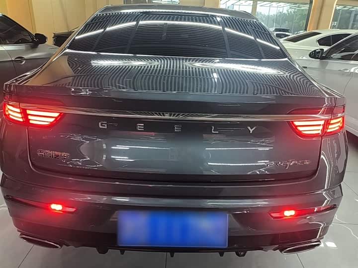 Фото 6 - Geely Preface