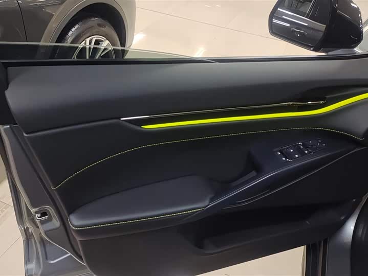 Ford Mondeo 2025 2025款 2.0T EcoBoost E 混动 运动版