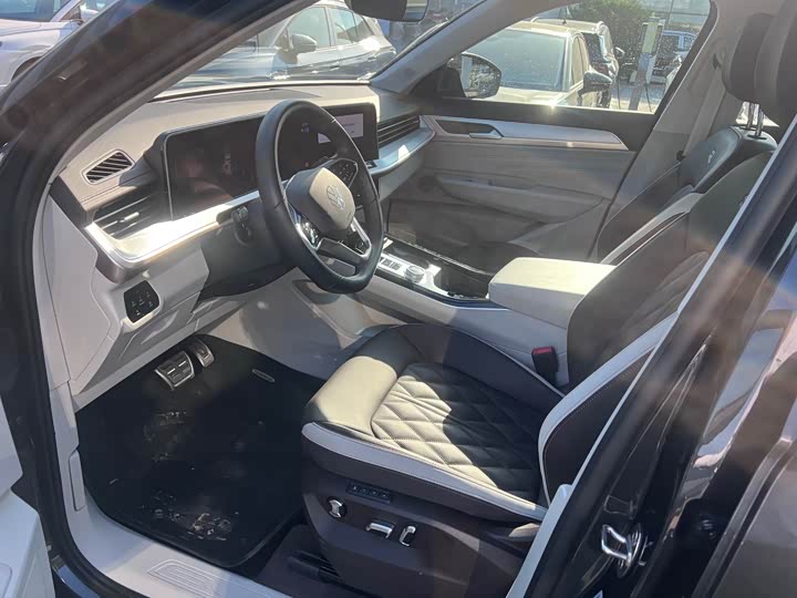 Volkswagen Tavendor 2023 2023款 380TSI 四驱R-Line巡游版