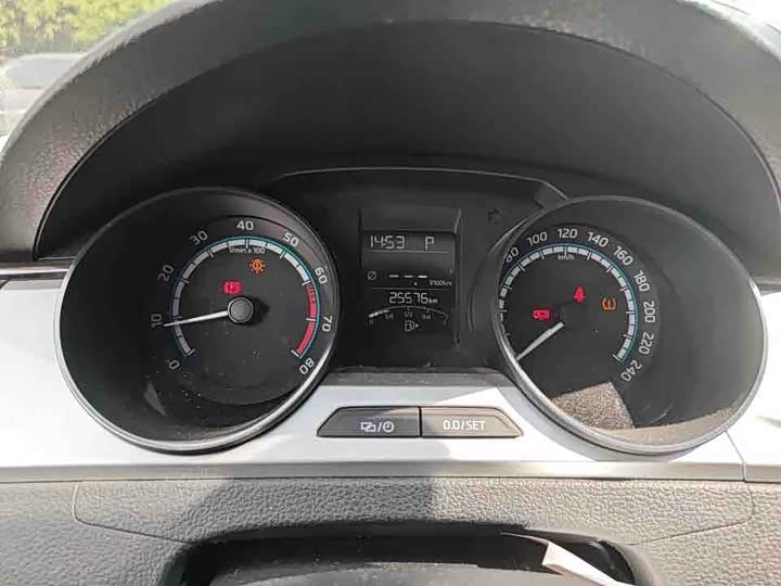 Фото 6 - Skoda Rapid