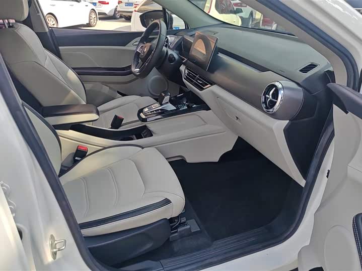 Zdjęcie 8 - BYD Yuan Pro
