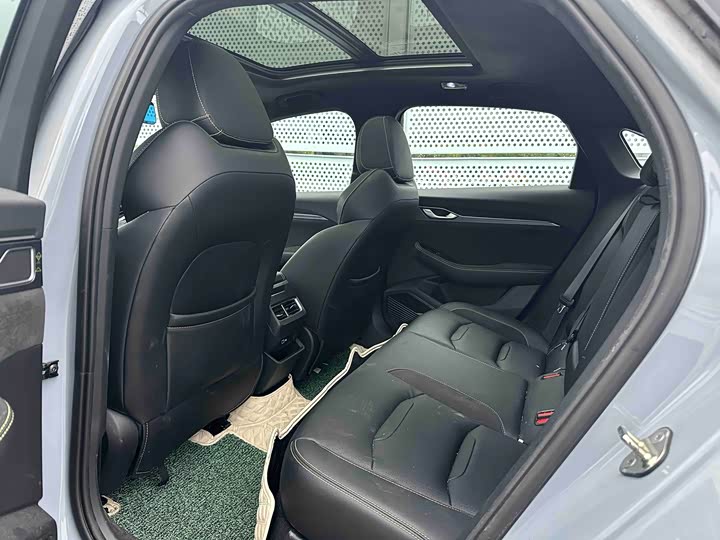 Фото 4 - Geely Preface