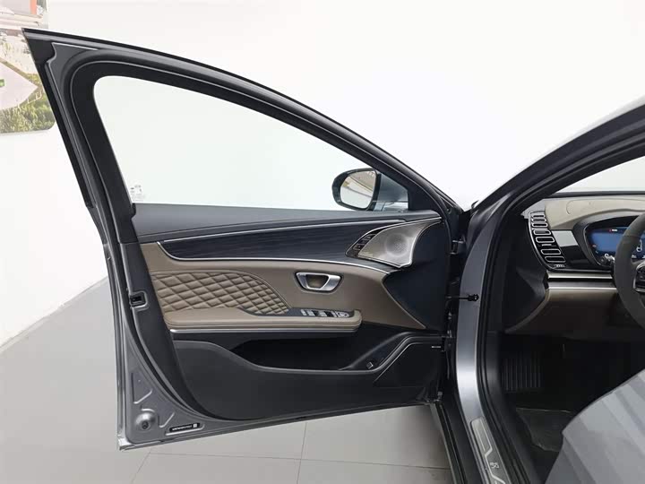 Фото 8 - BYD Han