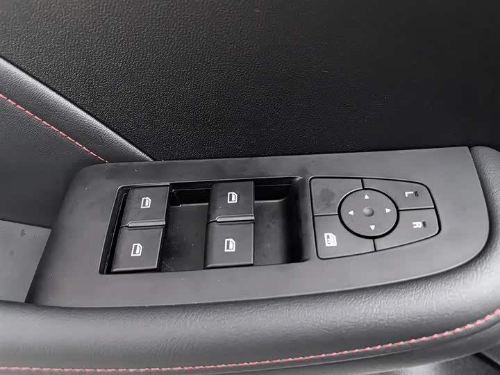 Roewe i5 2026 2026款 1.5L 手动舒享版