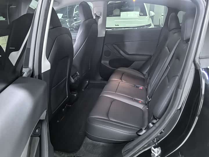 Zdjęcie 6 - Tesla Model Y