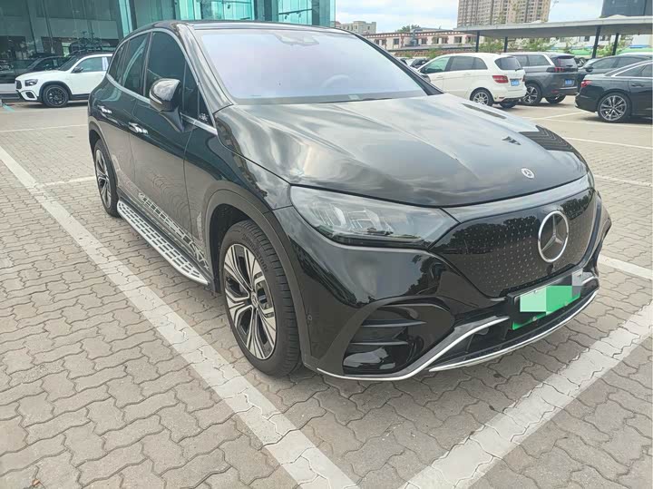 Photo 3 - Mercedes-Benz EQE SUV