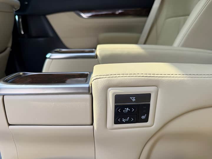 Toyota Alphard 2021 2021款 双擎 2.5L 豪华版