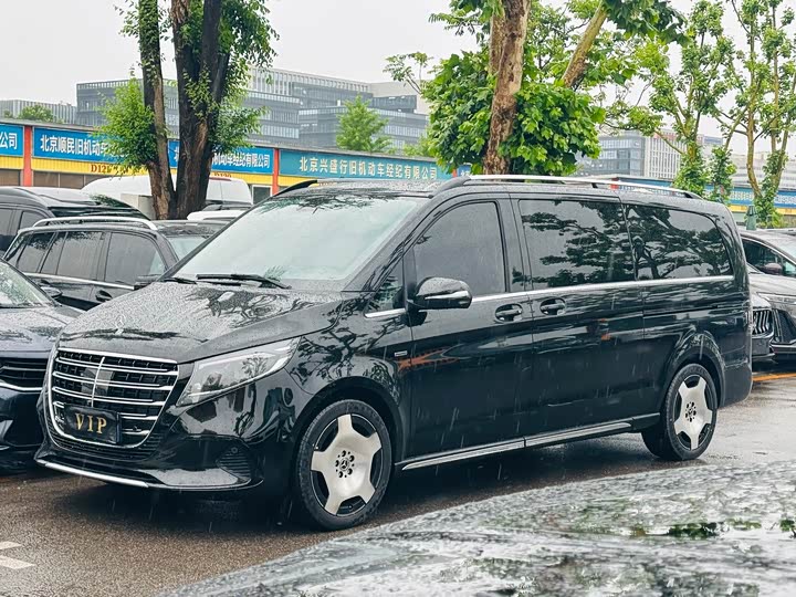 Mercedes-Benz V-Class 2024 2024款 V 300 L 长轴距豪华版