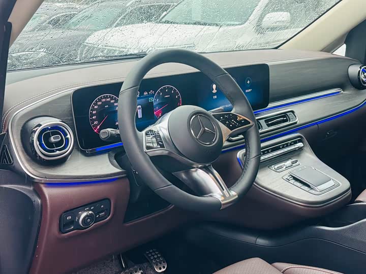 Mercedes-Benz V-Class 2024 2024款 V 300 L 长轴距豪华版