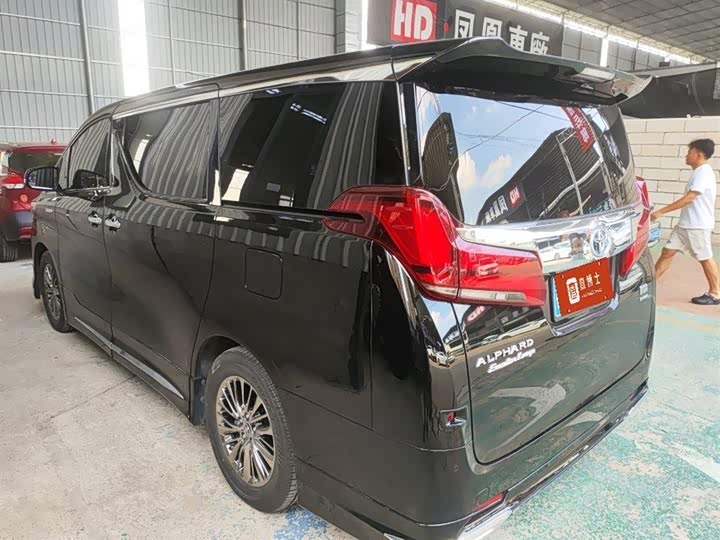 Toyota Alphard 2021 2021款 双擎 2.5L 尊贵版