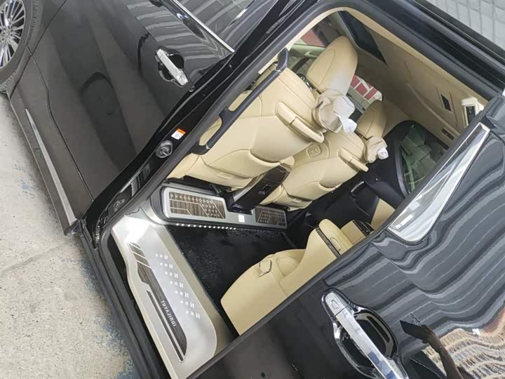Toyota Alphard 2021 2021款 双擎 2.5L 尊贵版