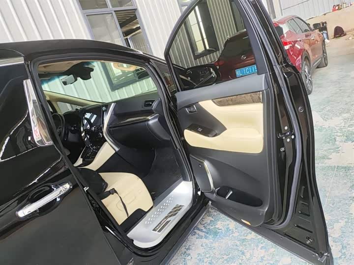 Toyota Alphard 2021 2021款 双擎 2.5L 尊贵版