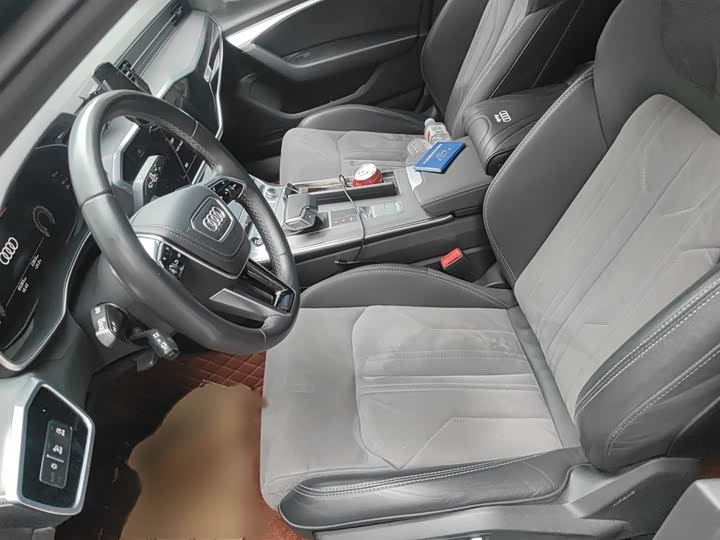 Photo 8 - Audi A6L