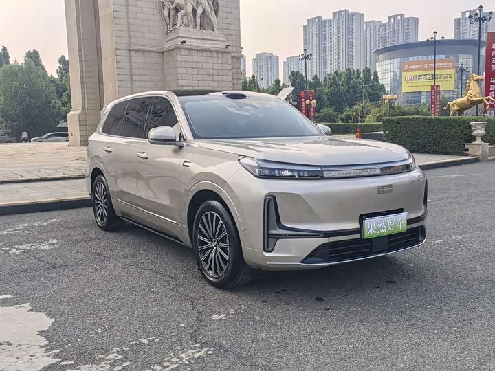 Фото 3 - Geely Galaxy M9