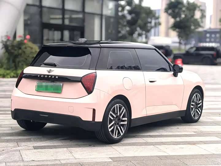 Mini Cooper 2026 2026款 466km COOPER E 经典派