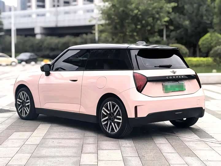 Mini Cooper 2026 2026款 466km COOPER E 经典派