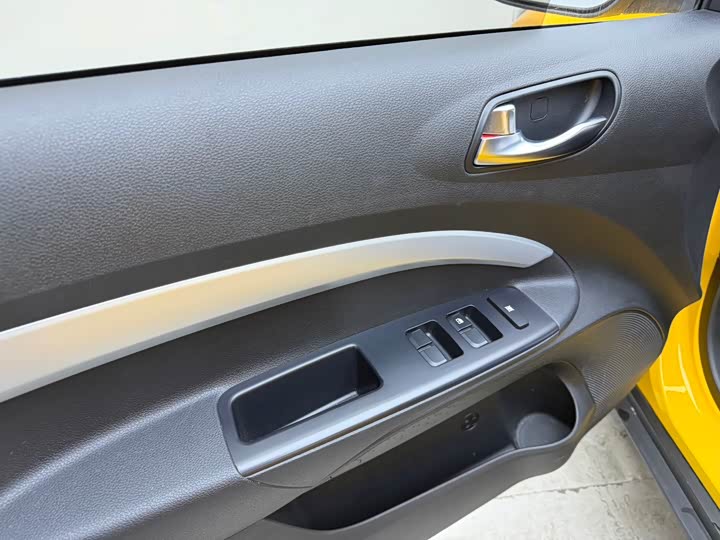 Kia KX1 2021 2021款 1.4L CVT趣享天窗款