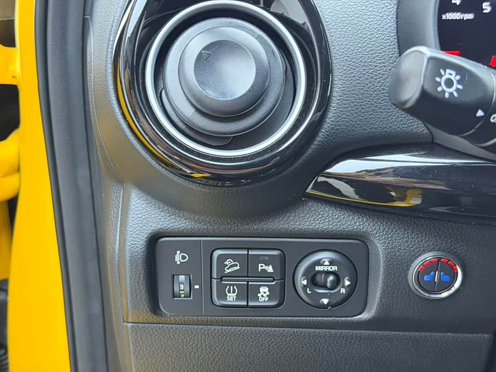 Kia KX1 2021 2021款 1.4L CVT趣享天窗款