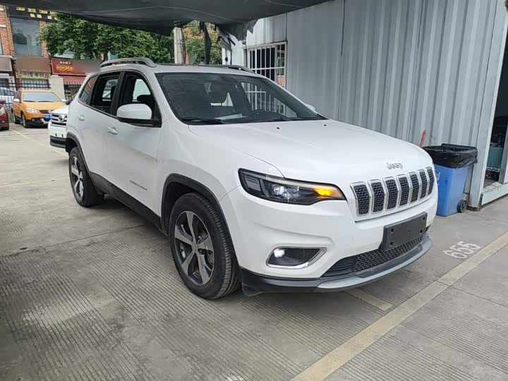 2020 Jeep Cherokee
