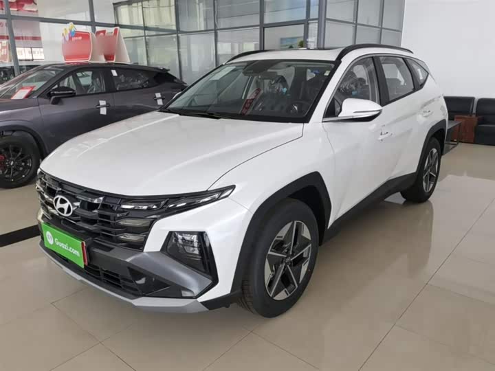 Фото 2 - Hyundai Tucson L