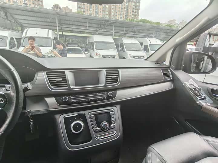 Maxus G10 2022 2022款 2.0T 自动智享版 汽油 7座