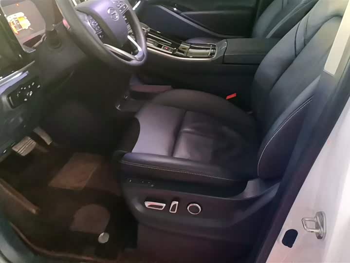 Фото 9 - GAC Trumpchi M8